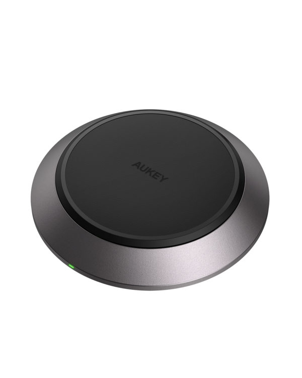 شاحن AUKEY Graphite Pro اللاسلكي 15W، يمكنك شحن جهازك بسرعة عالية وبسهولة تامة. بفضل تقنية الشحن السريع 15W،